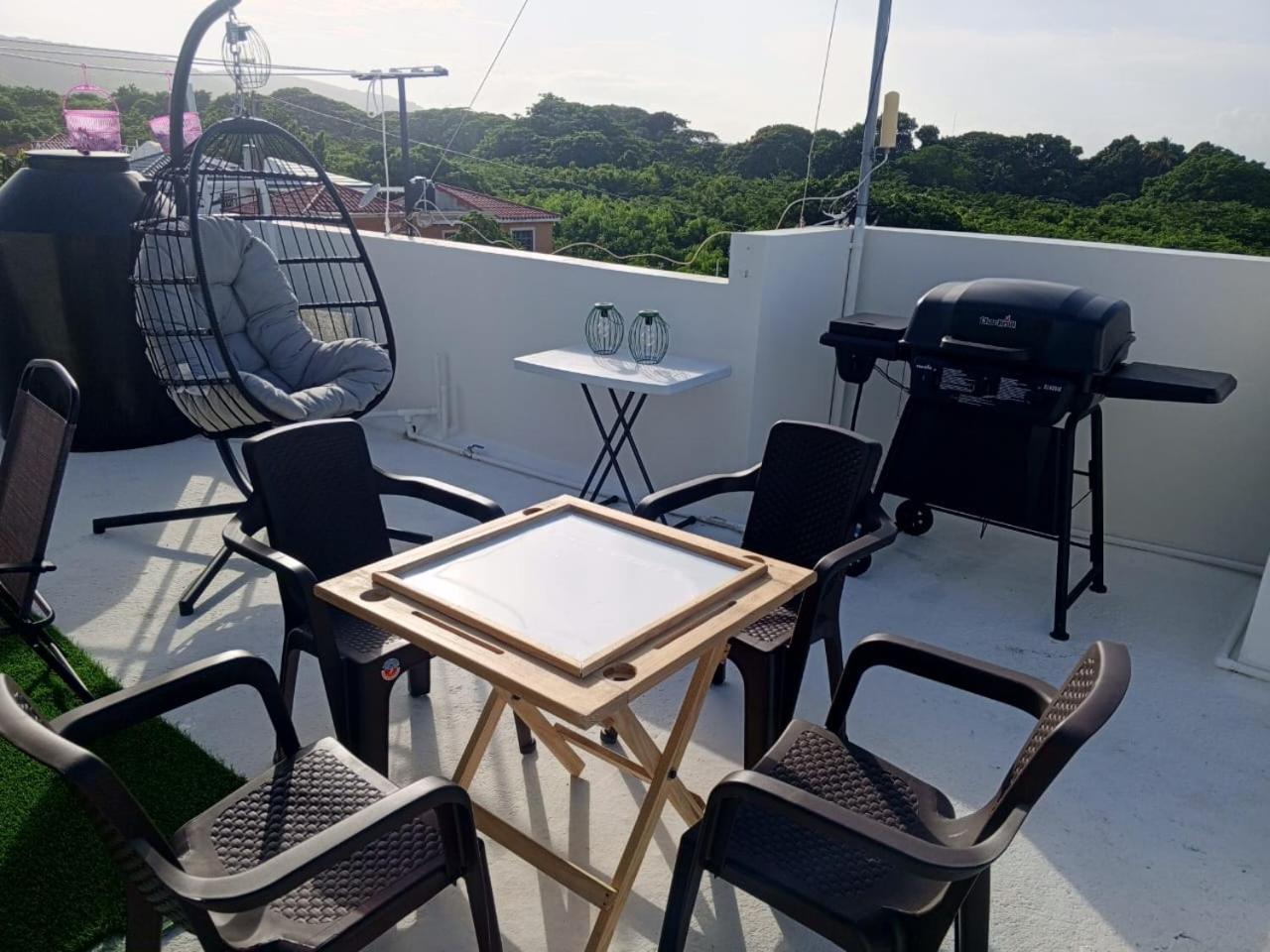 Casita Linda Larimar - 2Br Apartment With Rooftop, Bay Views, Fast Wifi, Near Beach In Barahona Екстериор снимка